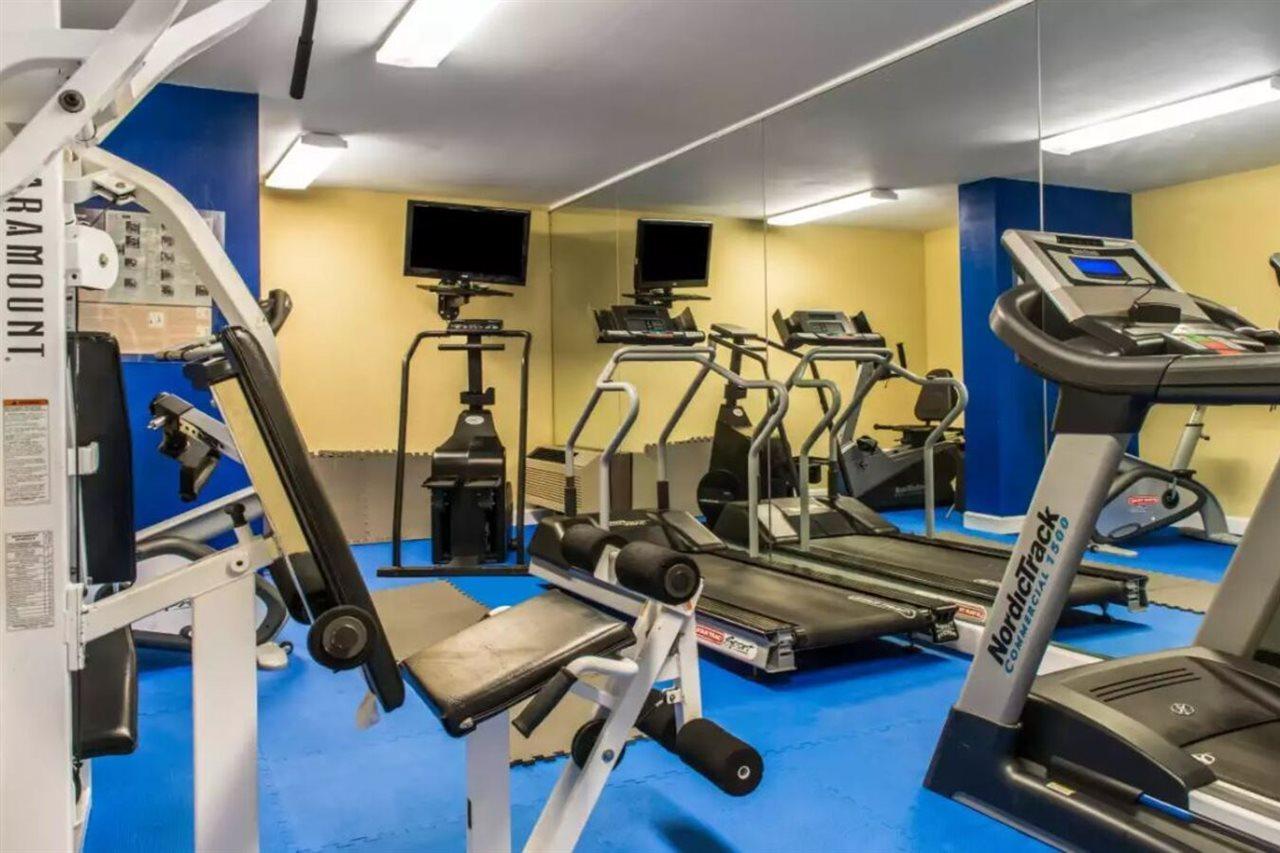 Quality Inn New Kensington Экстерьер фото