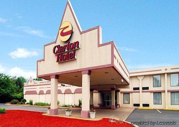 Quality Inn New Kensington Экстерьер фото