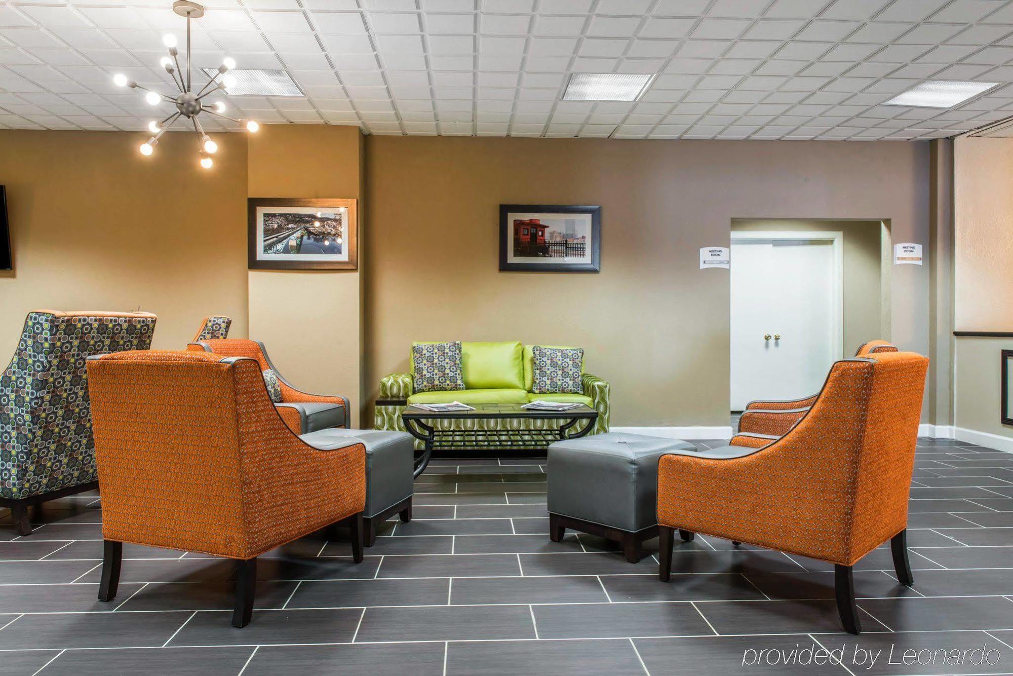 Quality Inn New Kensington Экстерьер фото