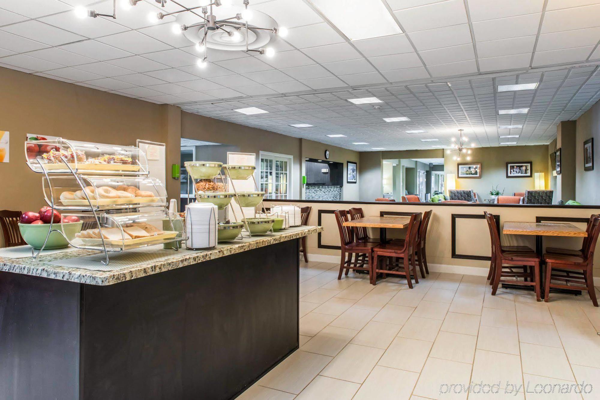 Quality Inn New Kensington Экстерьер фото