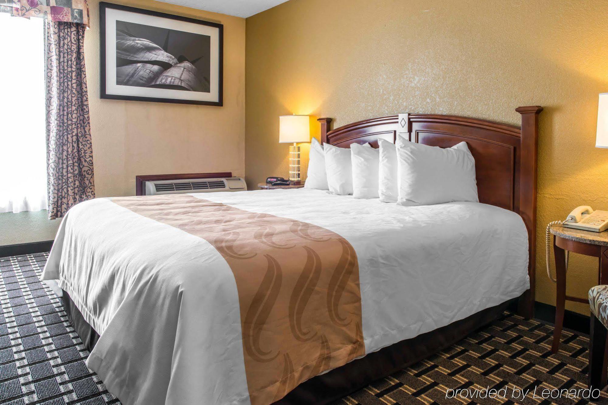 Quality Inn New Kensington Экстерьер фото