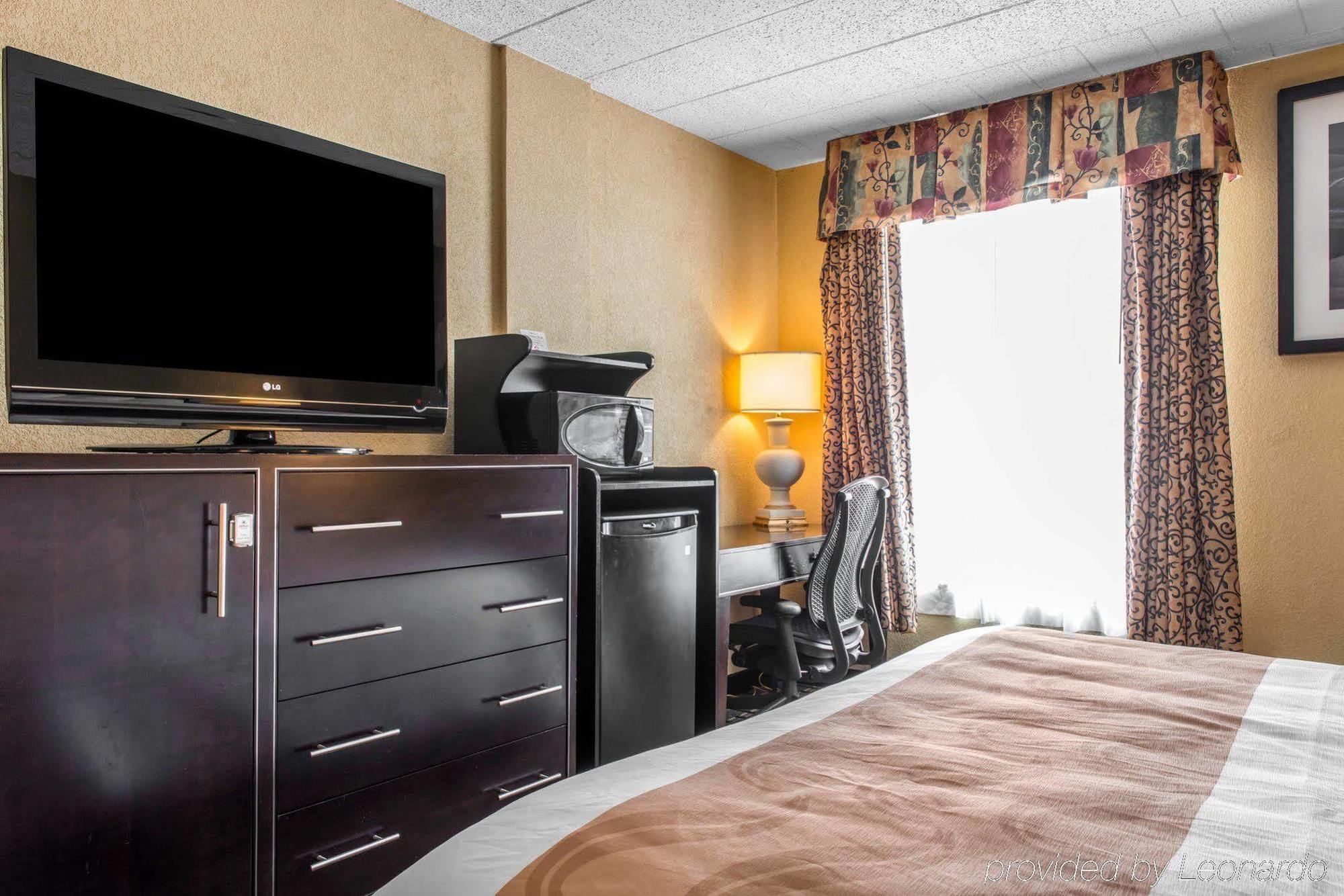 Quality Inn New Kensington Экстерьер фото