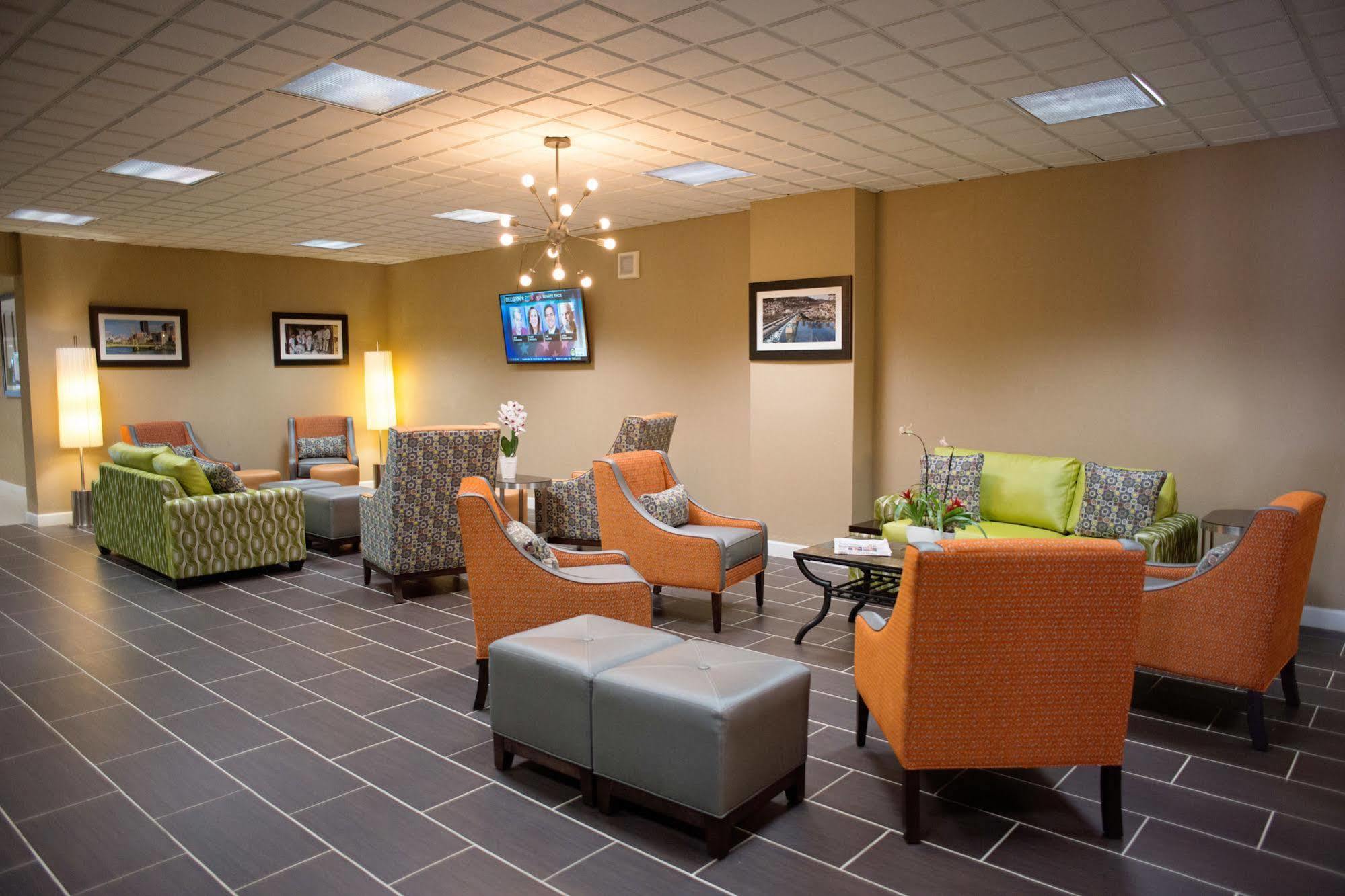 Quality Inn New Kensington Экстерьер фото