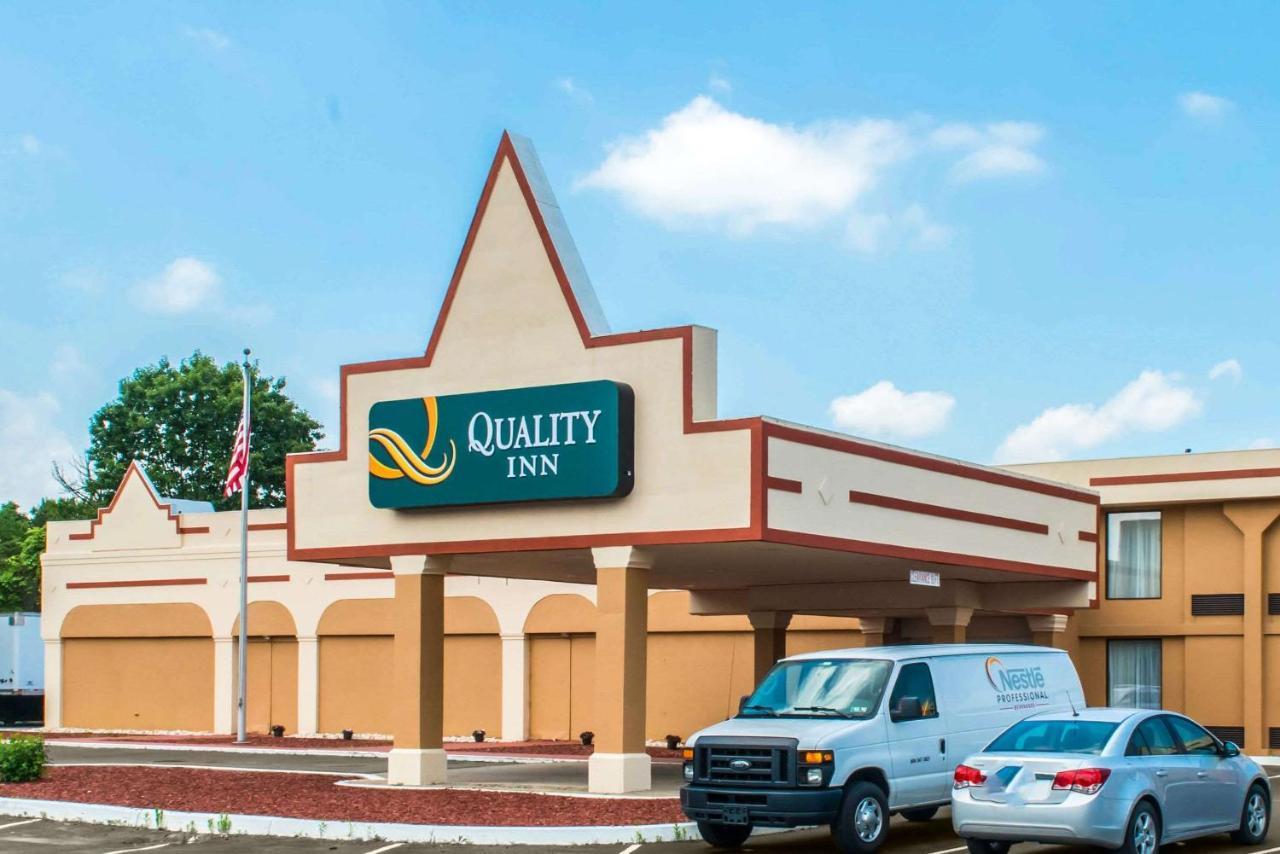 Quality Inn New Kensington Экстерьер фото
